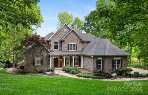 9013 Yellow Pine Court sold home in Walden Pond, Waxhaw, NC