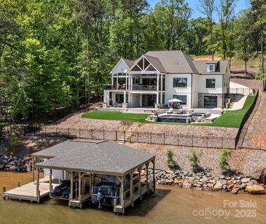 8044 Edgewater Drive