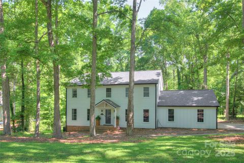 10501 Stonemede Lane sold home in Providence Ridge, Matthews, NC