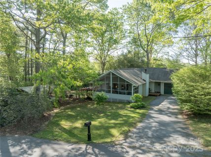 61 Ashcroft Place sold home in Mountain Heights, Arden, NC