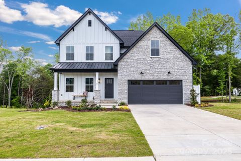 1500 Nectar Way pending home in Monarch Meadows, Kannapolis, NC