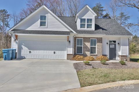 439 Fernwood Drive sold home in Fernwood, Yadkinville, NC