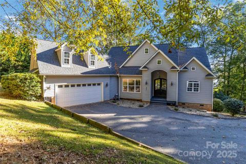 2817 Lakefront Drive sold home in Lake Wylie, Belmont, NC