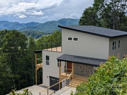 689 Blake Drive sold home in Grassy Top Estates, Canton, NC