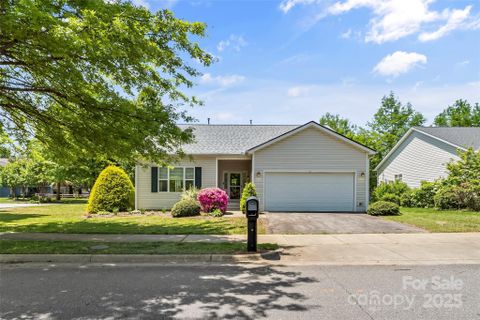 2 Scottish Circle sold home in Skyland Knoll, Asheville, NC