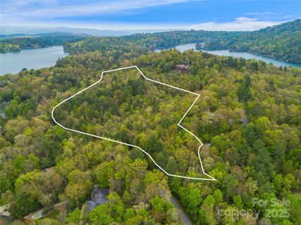 3539 West Club Boulevard active home in Lake Toxaway Estates, Lake Toxaway, NC