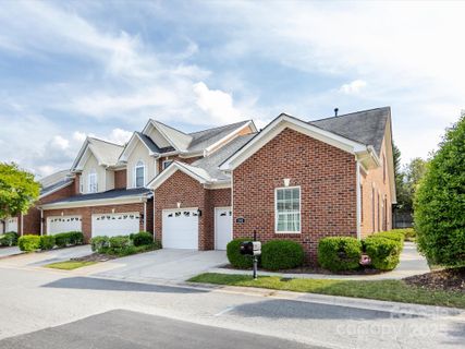 140 Villa Lake Drive sold home in Beacon Knoll Villas, Fort Mill, SC