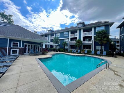 2209 Sumner Green Avenue sold home in Olmsted Park, Charlotte, NC