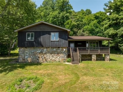 518 Acres View Drive sold home in High Acres, Waynesville, NC