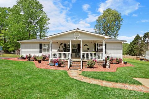3570 Fox Run sold home in The Meadows, Lenoir, NC