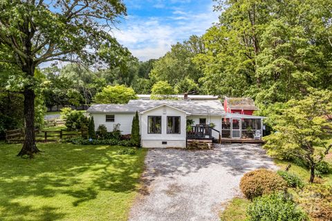 245 Ashmore Avenue sold home in Greater Druid Hills, Hendersonville, NC