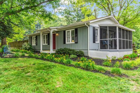 21 Stoney Nob Drive sold home in Woodland Trace, Hendersonville, NC
