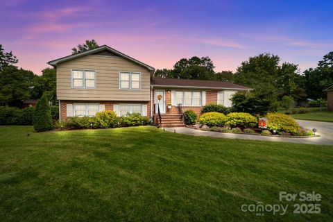 206 Cedarwood Drive sold home in Westcliffe, Salisbury, NC