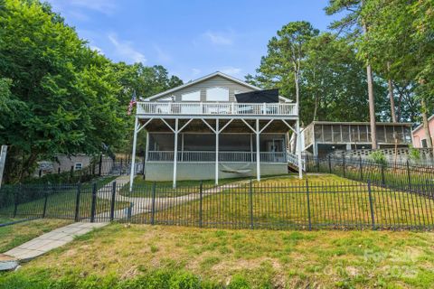 592 Shoreline Road sold home in Dixie Shores, New London, NC