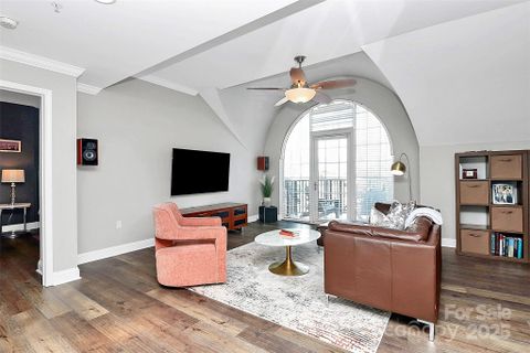 300 W 5th Street 644 sold home in Fifth And Poplar, Charlotte, NC