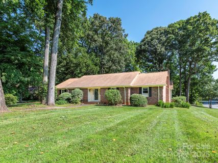 2222 Hearthstone Drive sold home in Hearthstone, Gastonia, NC