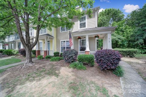 413 Hurston Circle
