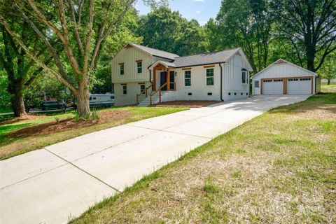 437 Chadmore Drive sold home in Olde Heritage, Charlotte, NC