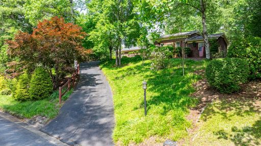 1461 Robinhood Drive sold home in Sherwood Forest, Morganton, NC