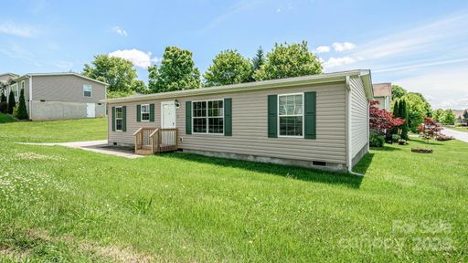 2 N Frederick Lane sold home in White Oak Village, Hendersonville, NC