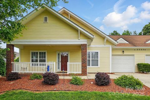 2323 Granville Place sold home in Village Of Woodridge, Monroe, NC
