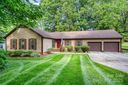 14027 Springwater Drive sold home in Matthews, SC