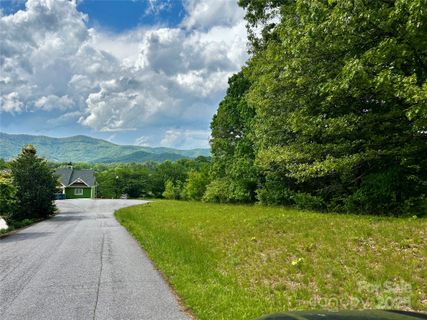 28 Lauren Lane 19 sold home in Lindon Cove Crossing, Candler, NC