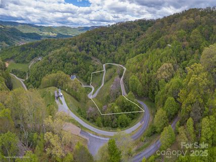 00 Quest Cove active home in Rich Top Mountain, Clyde, NC