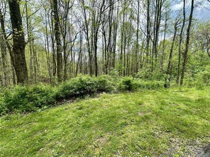1 Deer Creek Trail sold home in Scarlet Oaks, Maggie Valley, NC