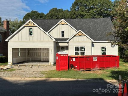 1061 The Glen Street