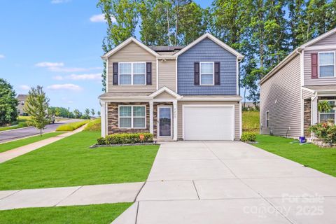 7205 Finnigan Road sold home in Clydesdale Manor, Charlotte, NC
