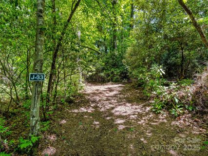 J 33 Cherokee Point active home in Lake Toxaway Estates, Lake Toxaway, NC