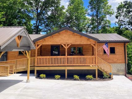 12 Hoosier Court sold home in Hickory Hill, Lake Junaluska, NC