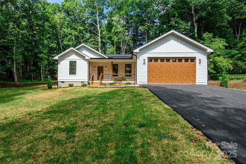 118 W Laurel Lane sold home in Greenwood Forest, Etowah, NC