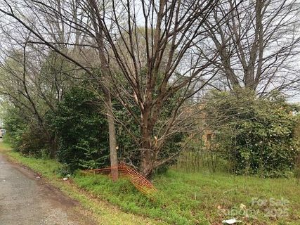 4833 Hickory Grove Road pending home in Hickory Grove, Charlotte, NC