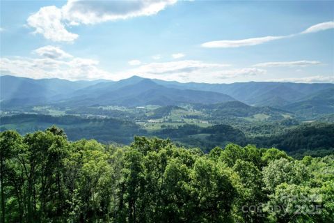 394 Aubrey Trail sold home in Maple Springs, Waynesville, NC