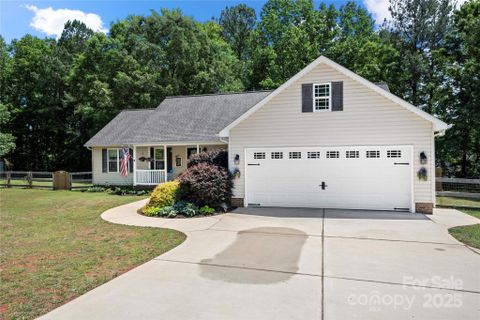 5764 Grassy Creek Road sold home in Wrenns Estate, Denver, NC