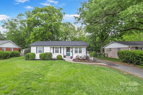 3809 Topsfield Road