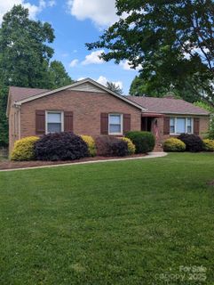 715 Gentry Place