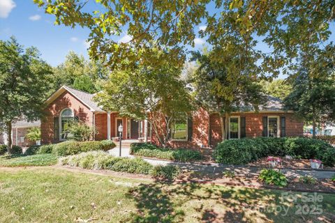 208 Stone Ridge Drive sold home in Stone Ridge, Salisbury, NC