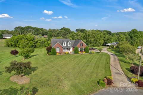 814 Settlers Drive sold home in Dewey Beam Estates, Cherryville, NC