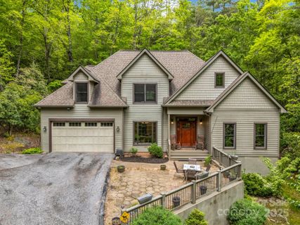605 Salola Lane