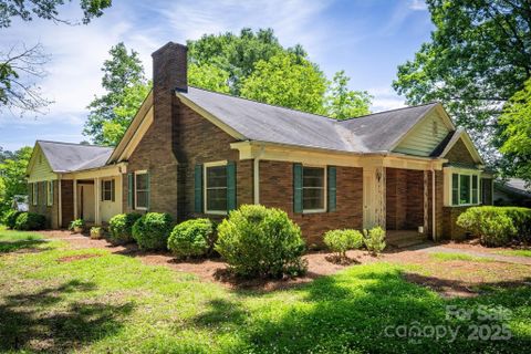 1503 Brentwood Drive sold home in Dogwood Hills, Newton, NC