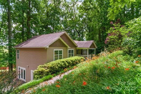 209 Blink Bonny Drive sold home in Sulphur Springs Park, Waynesville, NC
