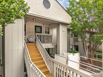 304 Abbey Circle sold home in The Cloisters, Asheville, NC