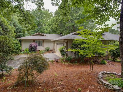 8 Sunrise Point Road