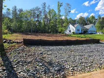 305 Winding Creek Drive sold home in Winding Creek, Morganton, NC