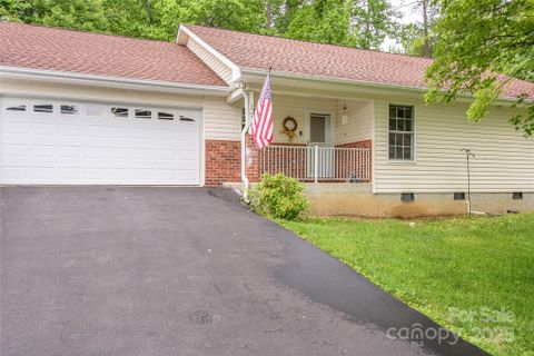 174 Allen Paul Drive sold home in Gann Village, Hendersonville, NC