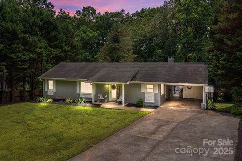 312 Walton Drive sold home in Dalwan Heights, Statesville, NC
