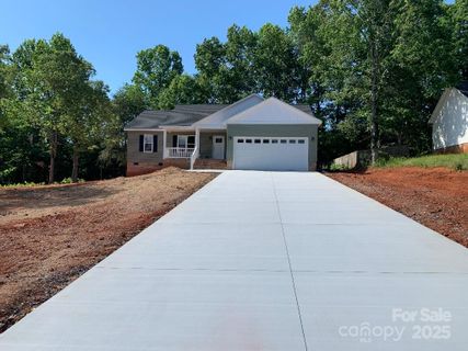 136 Ridge Run Drive sold home in Ridgewest Estates, Statesville, NC